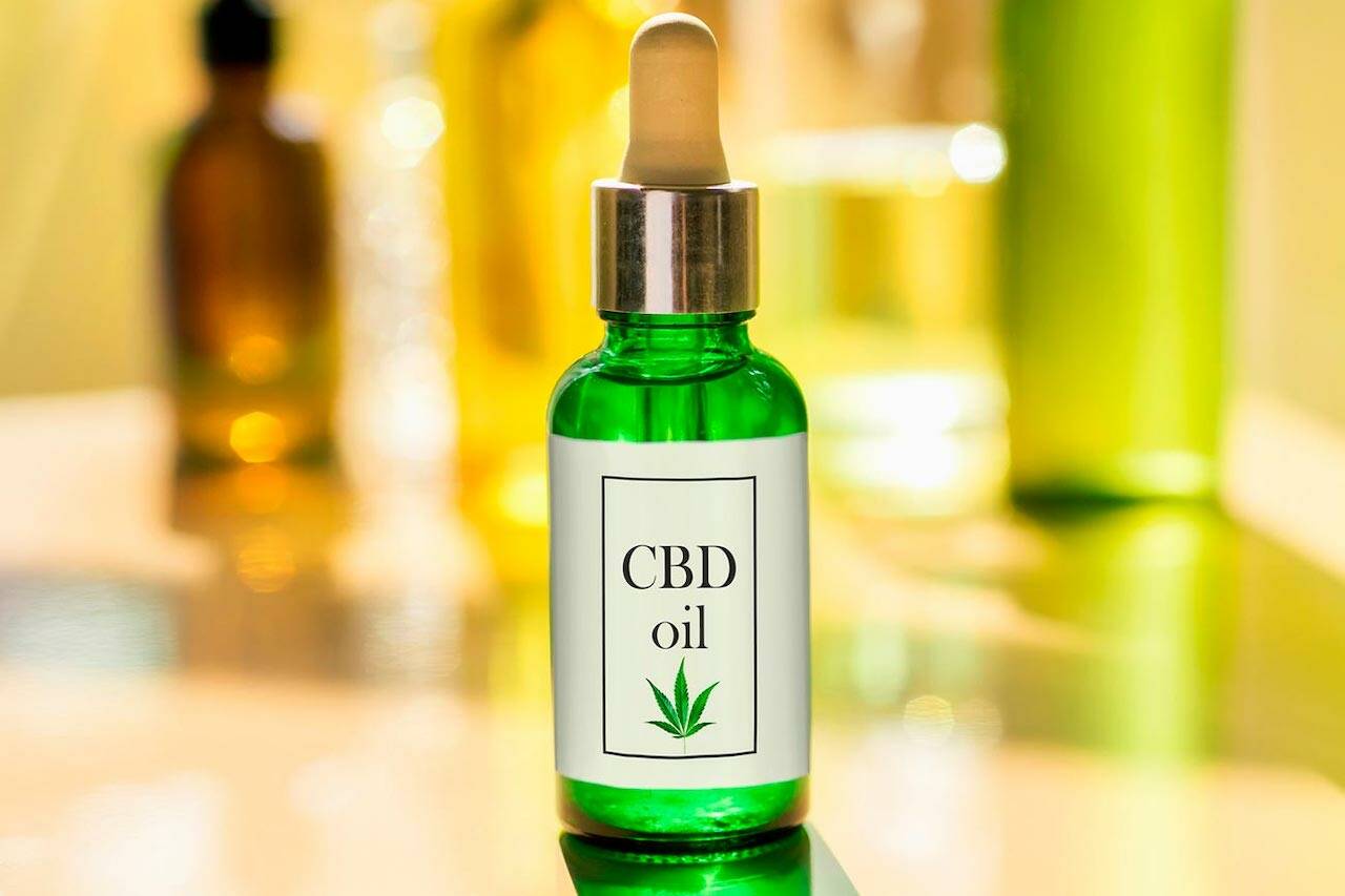image of a bottle of cbd oil